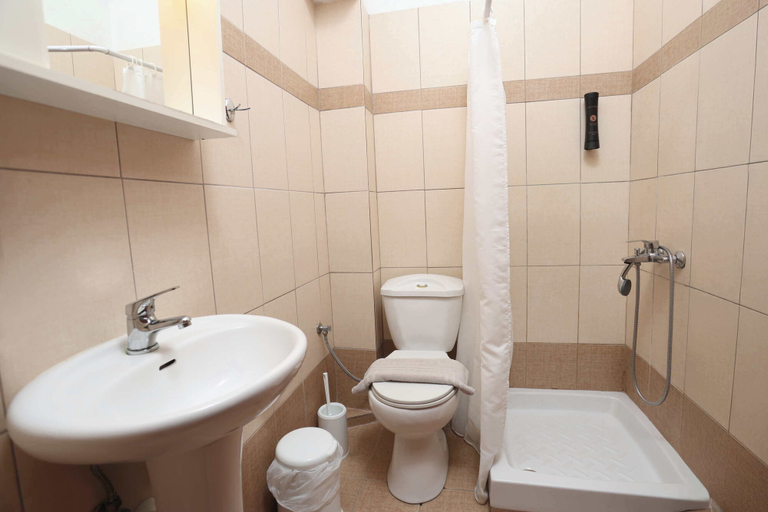 Bathroom 2, Gregory Apartments, Central Macedonia