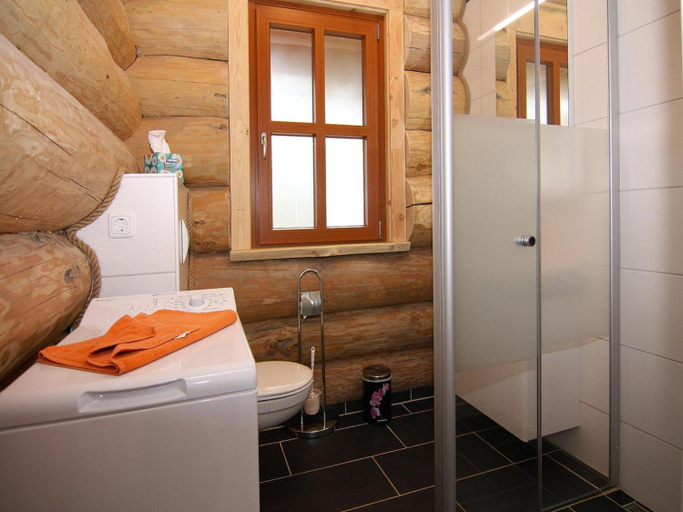 Bathroom 5, Blockhaus in Trassenheide, Vorpommern-Greifswald