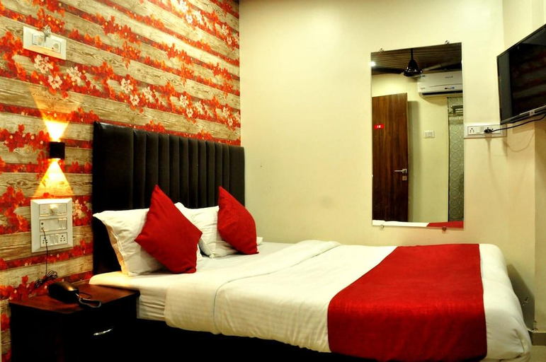 Others 5, Hotel MK Grand, Mumbai Suburban