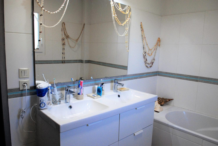 Bathroom, Lousoan, Bouches-du-Rhône