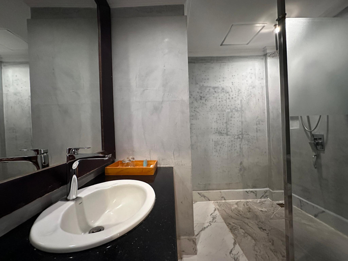 Bathroom 5, Mekong Angkor Palace Hotel, Siem Reap