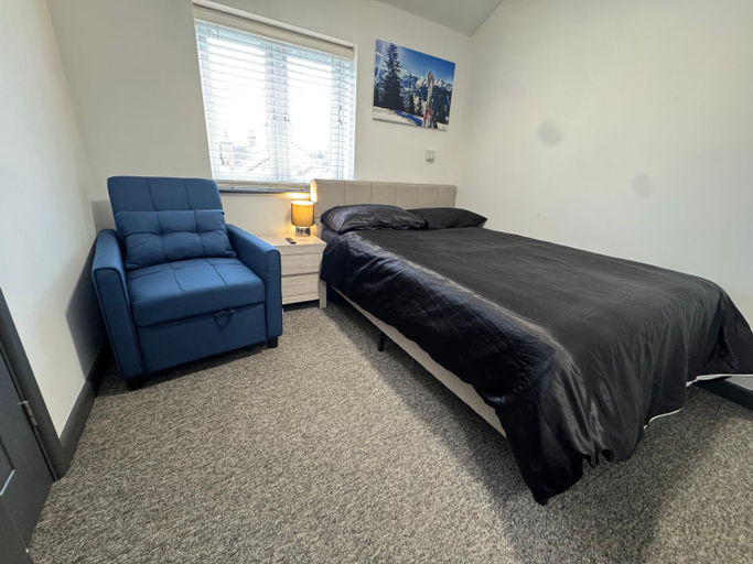 Bedroom 2, Gate Lodge - Private En-suite rooms, Kings Lynn, central location, Cambridgeshire