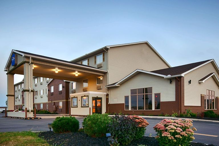Exterior & Views 2, Baymont by Wyndham Marion, OH, Marion