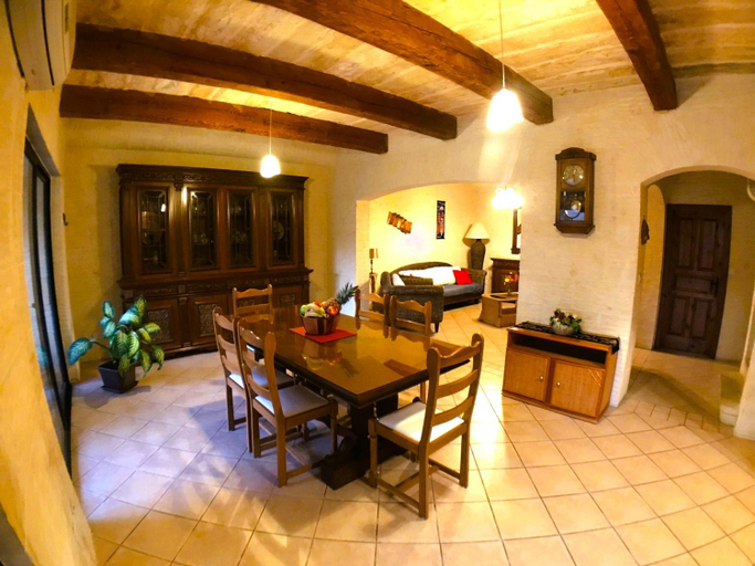 Others 5, Ad Hoc B&B