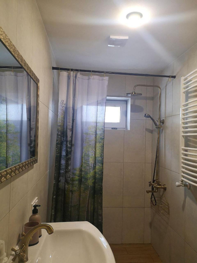Bathroom 1, Серинча, Mizhhirs'kyi