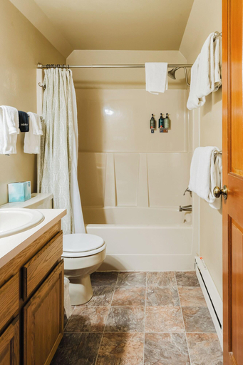 Bathroom 3, Alta Crystal Resort, Pierce