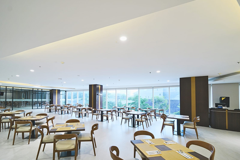 Food & Drinks 2, Grand Whiz Hotel Praxis Surabaya, Surabaya