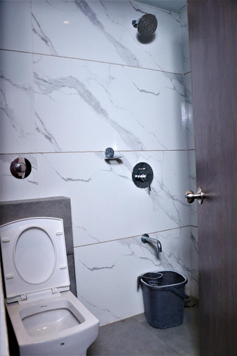 Bathroom 3, Hotel Park Side, Palghar
