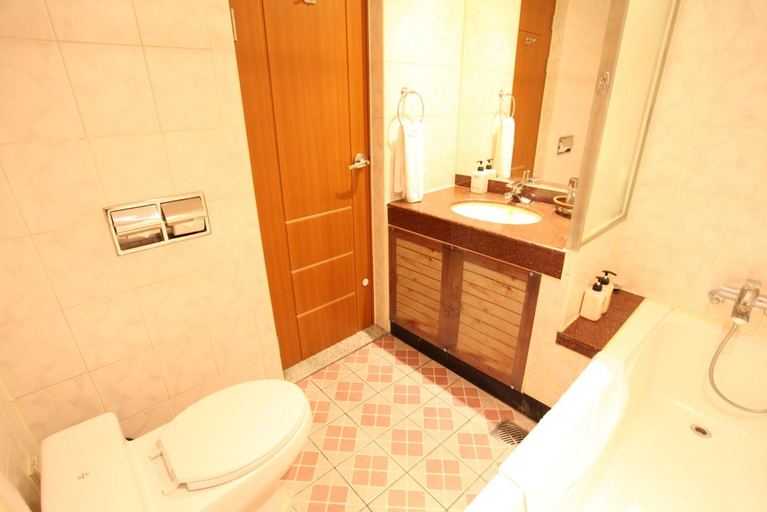 Bathroom, Diamond Hotel Jeju, Jeju