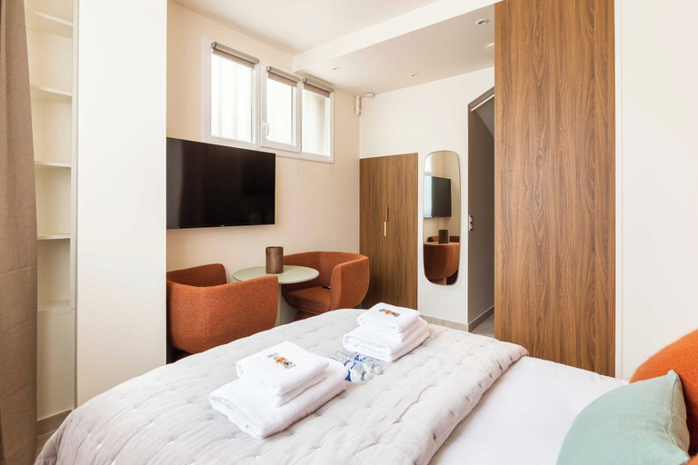 Room 5, Port-royal Residence - Charming Studio - 2P, Paris