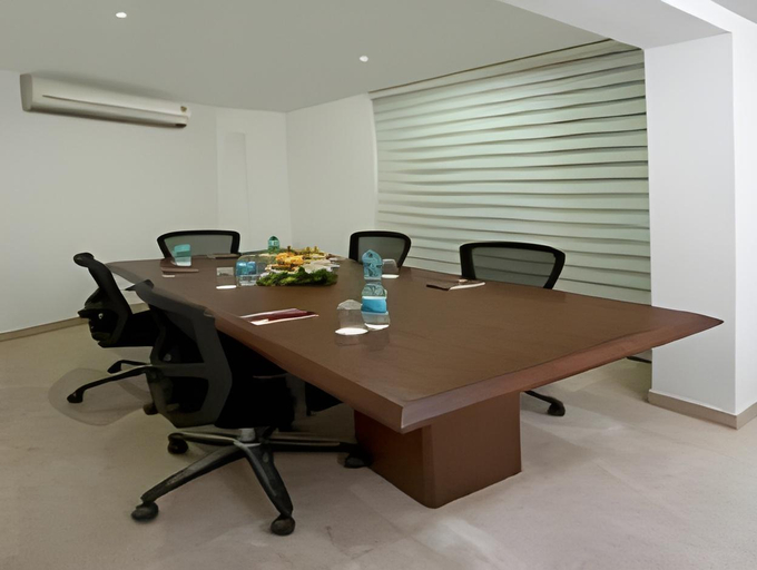 Others 4, Hotel New Leaf, Pune