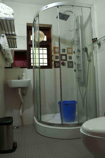 Bathroom, Bellevue Homestay and Wellness Centre, Kozhikode