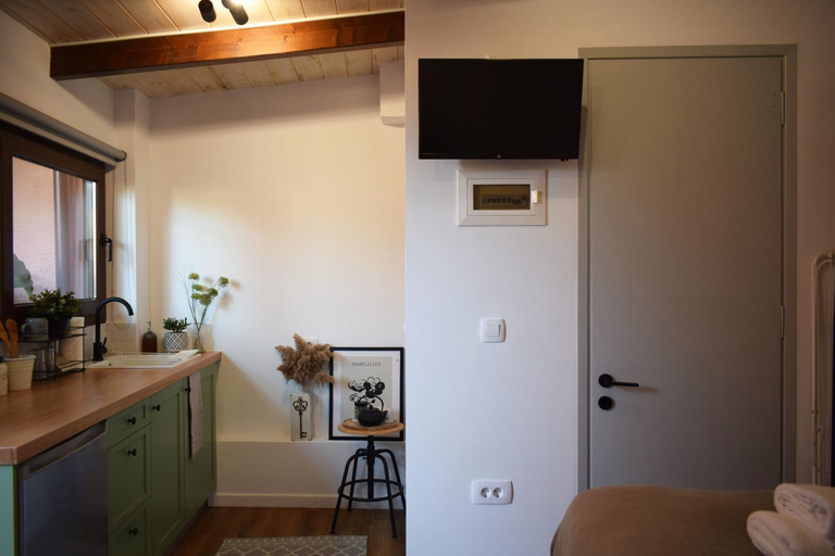Others 5, Su Casa Studio, Peloponnese