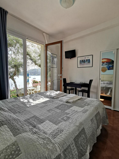Bedroom 2, Affittacamere La Palafitta, La Spezia