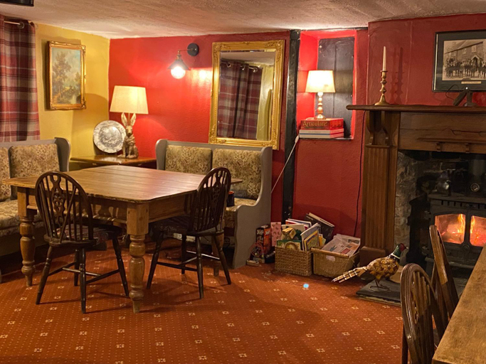 Others 5, The Carriers Arms, Wiltshire