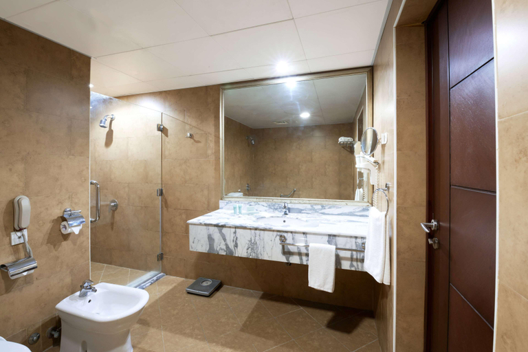 Bedroom 3, Ramada By Wyndham Doha Old Town, Doha