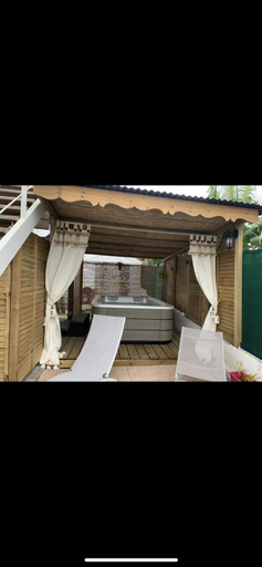 Others 5, Paradise chez Nono, Baie-Mahault