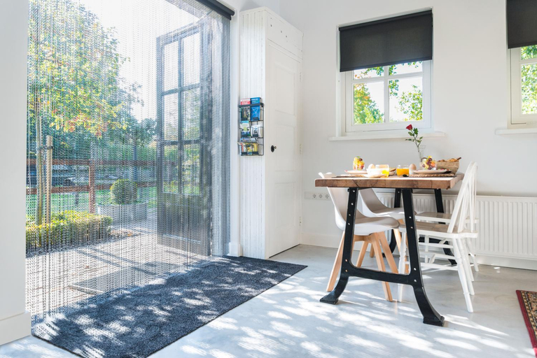 Others 4, Bed en Breakfast Puur8a, Eersel