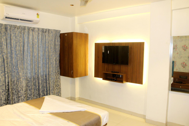 Bedroom 2, Hotel India Gate, Pune