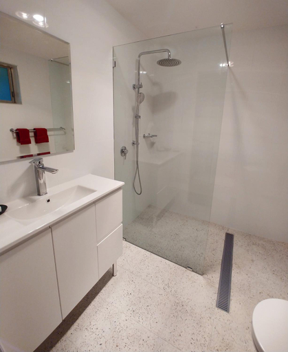 Bathroom 3, Almond Inn, Tamworth Regional - Pt A