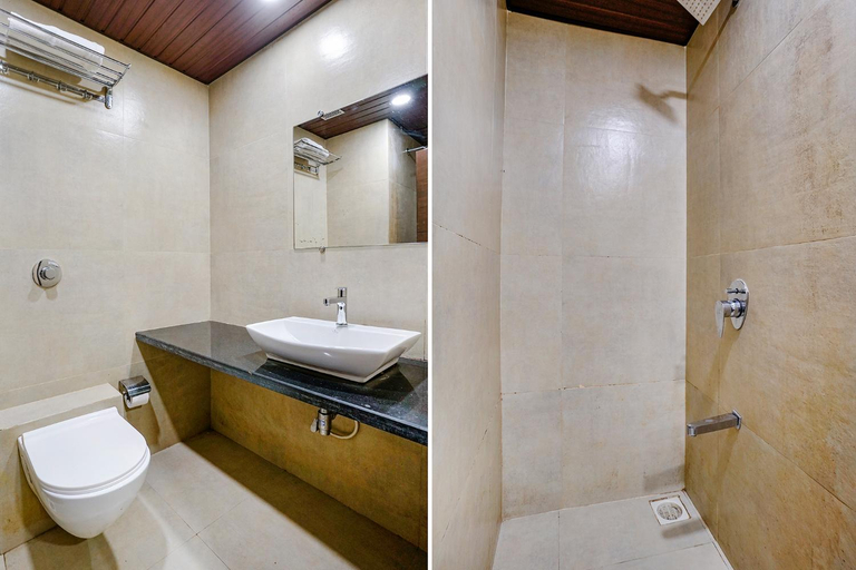 Bathroom 2, FabHotel Vertigo Suites - Nr BKC, Mumbai Suburban