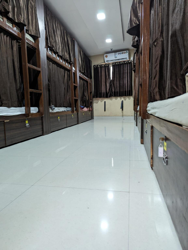 Others 5, Marol Dormitory, Mumbai Suburban