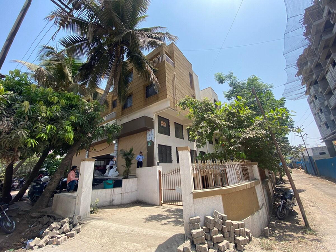 Others 5, Affordable 2 BHK with 3 Queen Size Bed Free Wi Fi , Pune