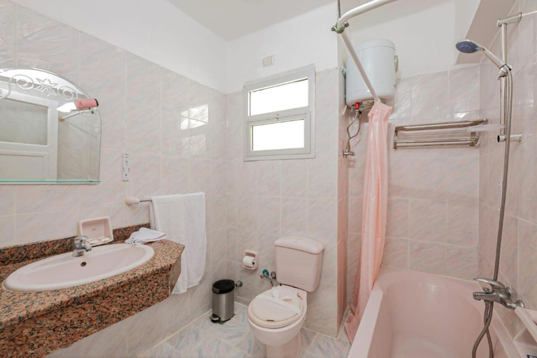 Bathroom, Saint Maria Hotel, Al-Ghurdaqah
