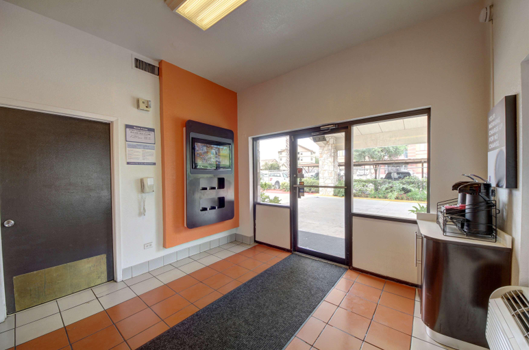 Public Area 2, Motel 6 San Antonio, TX - Downtown - Market Square, Bexar