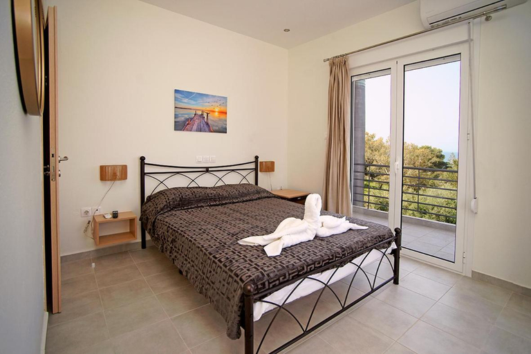 Others 4, Karnagio Rooms, Peloponnese