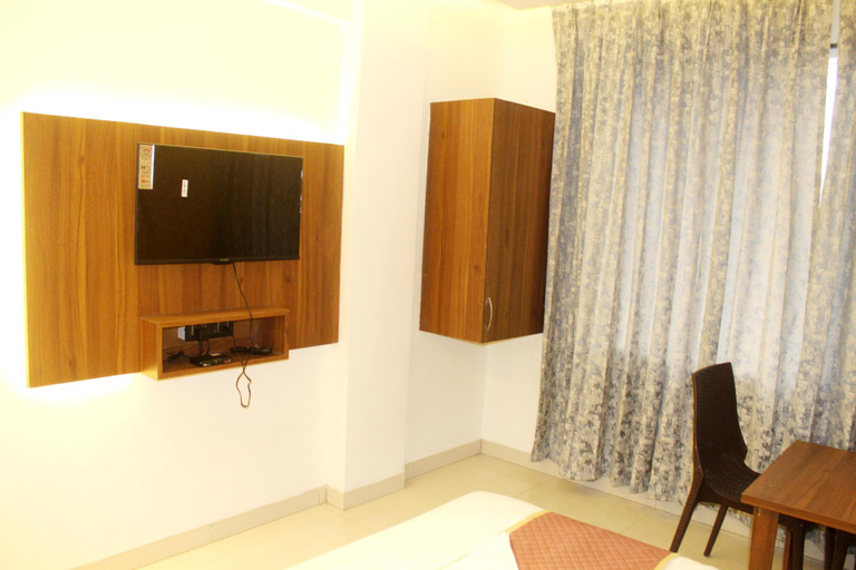 Others 4, Hotel India Gate, Pune
