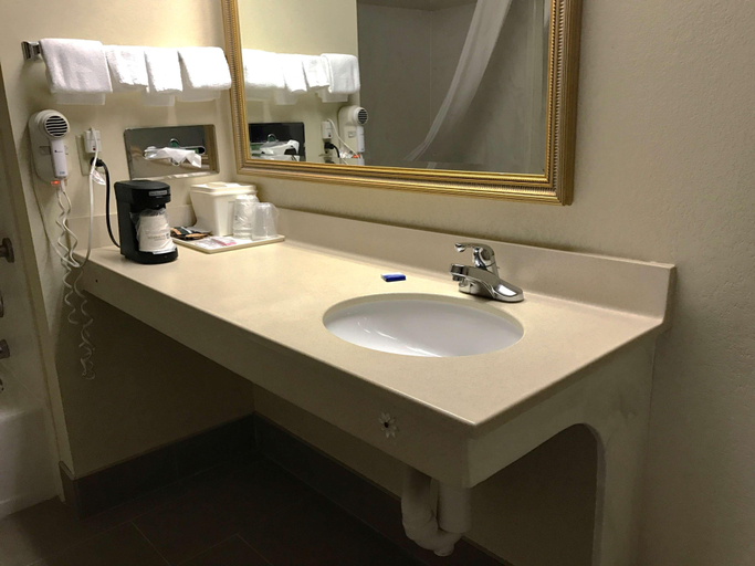 Bedroom 3, Best Western Inn & Suites, Peach