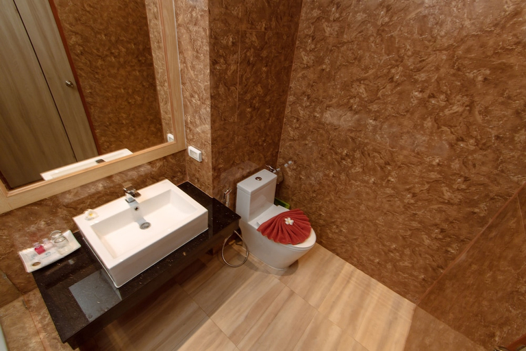 Bathroom 4, Airport Beach Hotel Phuket, Phuket Island