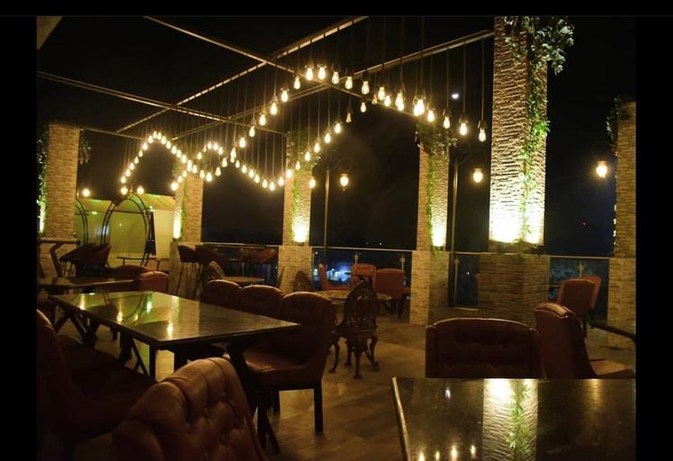 Others 3, TAKHT- Executive Rooms & Suites, Pune