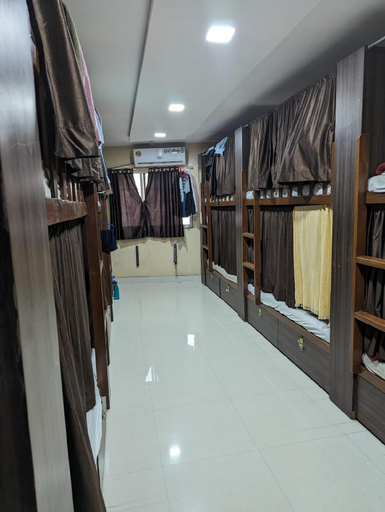 Others 4, Marol Dormitory, Mumbai Suburban
