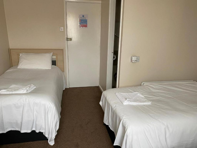 Bedroom 3, The Arncliff Hotel, Blackpool