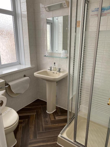 Bathroom 5, The Arncliff Hotel, Blackpool