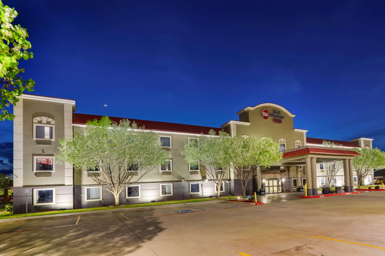 Exterior & Views 2, Best Western Plus University Inn & Suites, Wichita
