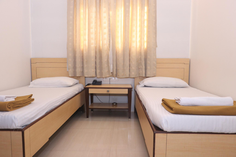 Others 5, Hotel Tiptop, Mumbai City
