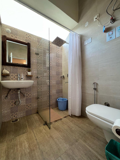 Bathroom 4, Parvatah, Kangra