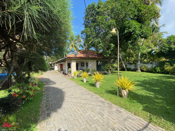 Others 4, Lodge 87, Negombo