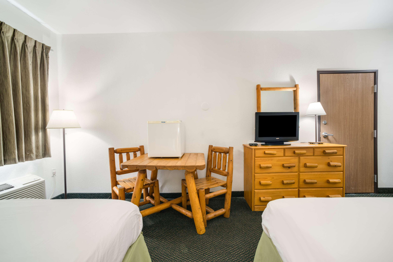Bedroom 3, Knights Inn New Florence, Montgomery