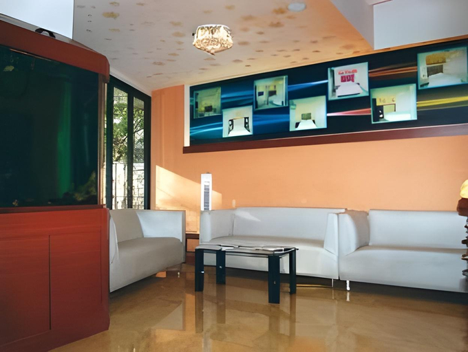 Public Area, Khwaishh Presidency, Mumbai Suburban