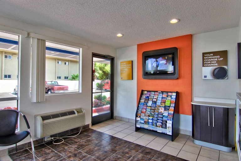 Public Area 2, Motel 6 West Sacramento, CA, Yolo