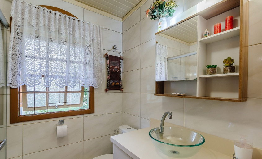 Bathroom, House With Barbecue in Gramado Rje0980, Gramado