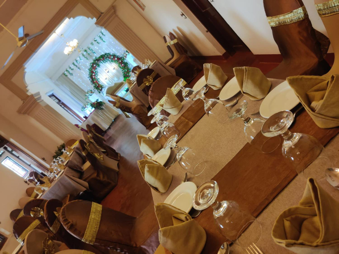Food & Drinks 5, Grand Colonial Viveka, Kurunegala