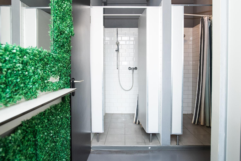 Bathroom 2, WALLYARD Stay, Berlin