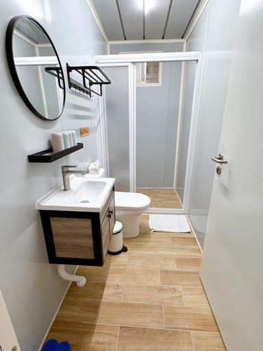 Bathroom 3, Sea Travel, Pingtung