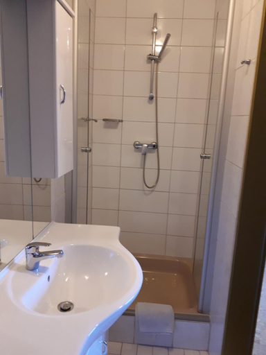 Bathroom 2, Hotel Jagerstube, Westerwaldkreis