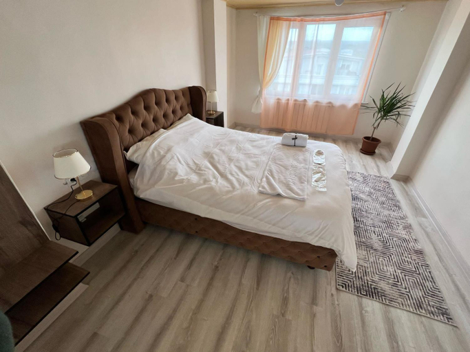 Others 4, Forest kral suit, Arnavutkoy
